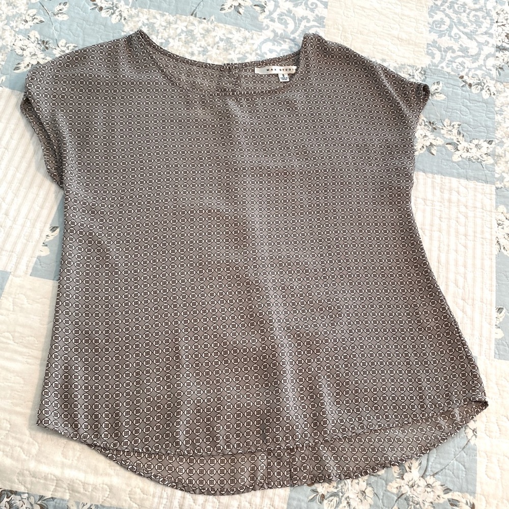 MAX STUDIO Dress Blouse in Gray pattern Size S